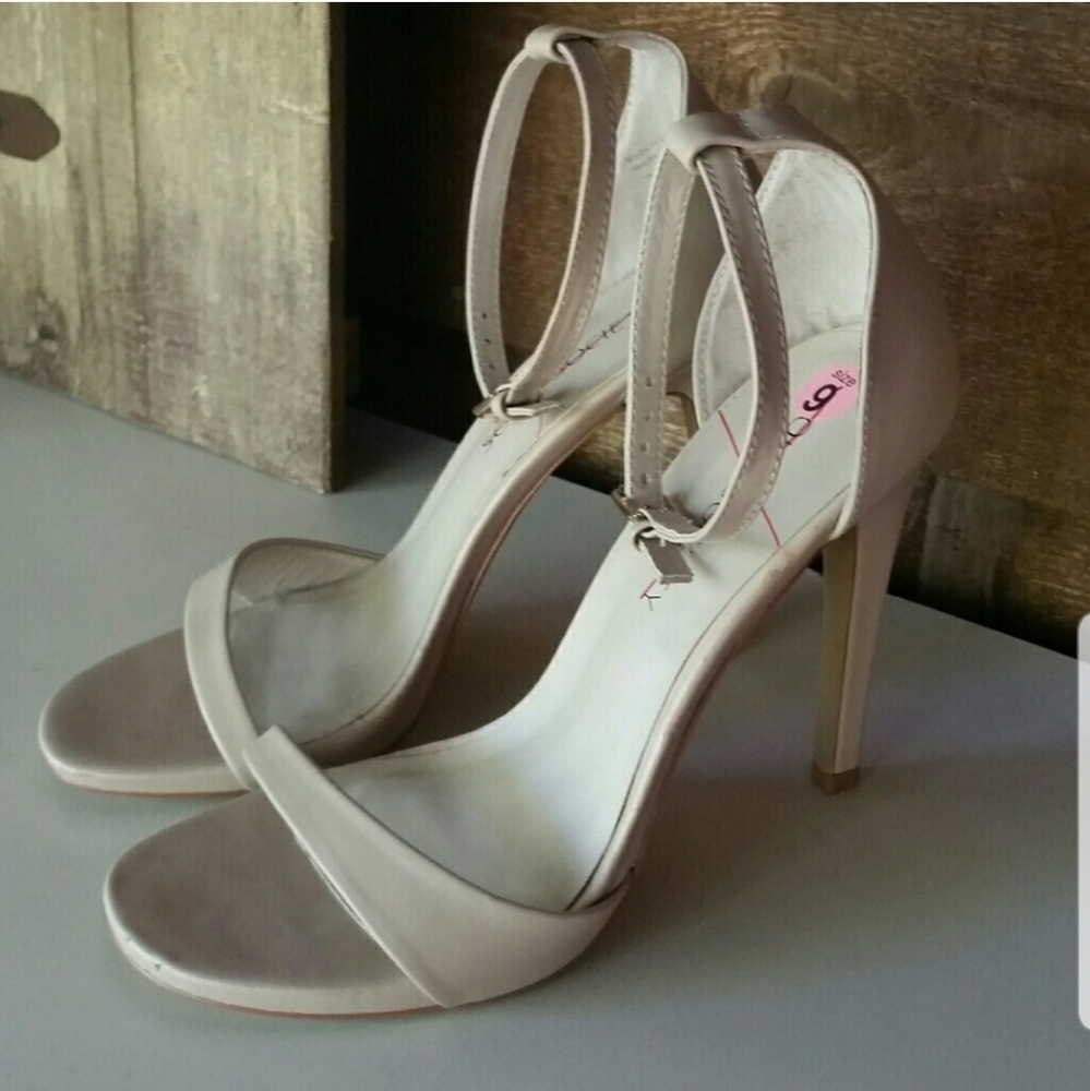 Sole Society nude ankle strap heels 9